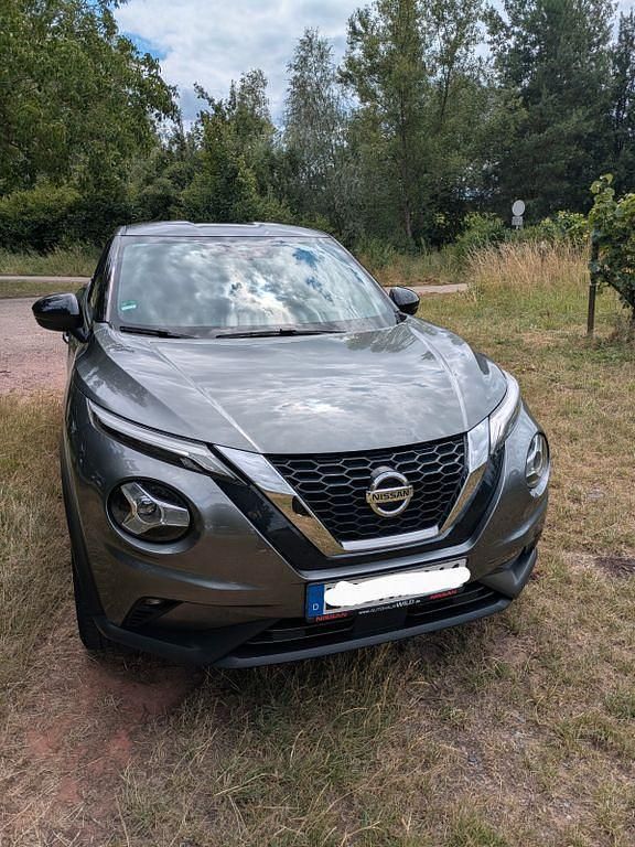 Grau Gebraucht 2020 Nissan Juke N-Connecta SUV | 15.500 € (Guter Preis) - Bild 1/4