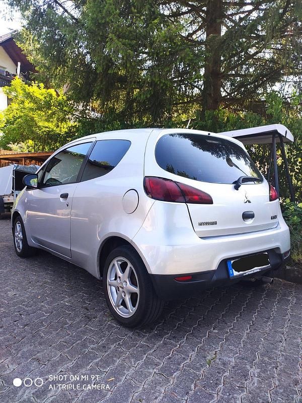Silber Gebraucht 2010 Mitsubishi Colt Kleinwagen | 2.000 € - Bild 1/4