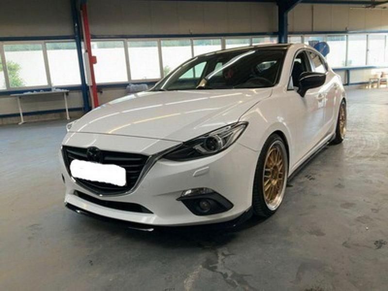 Weiß Gebraucht 2016 Mazda 3 Nakama Limousine | 4.200 € - Bild 1/4