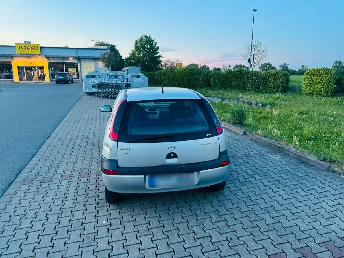 Gebraucht Opel Corsa 75 PS (55 kW) 2002 Silber Kleinwagen