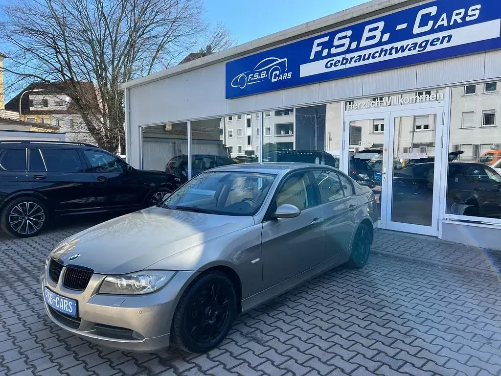 Usata BMW 320 Advantage 170 CV (125 kW) 2008 Oro Berlina