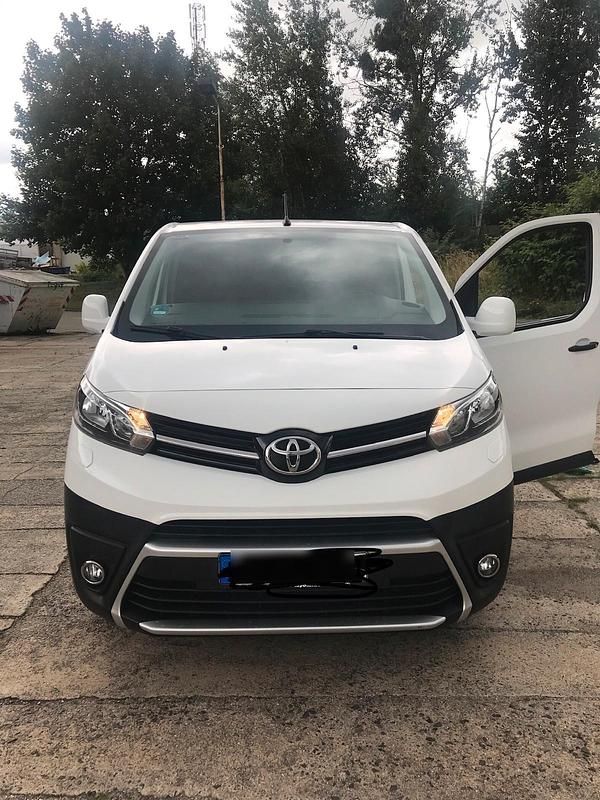 Gebraucht 2017 Toyota Proace Van | 14.000 € (Guter Preis) - Bild 1/4