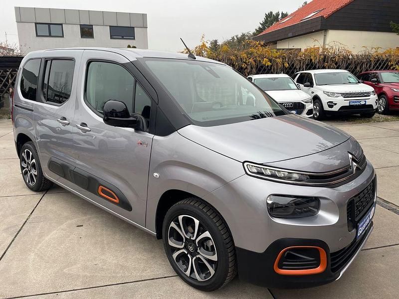Grau Gebraucht 2019 Citroën Berlingo Feel Van / Kleinbus | 15.999 € (Guter Preis) - Bild 1/4