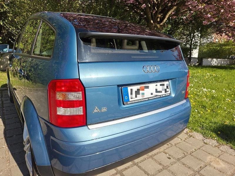 Usado Audi A2 Design 75 HP (55 kW) 2002 Azul Citadino