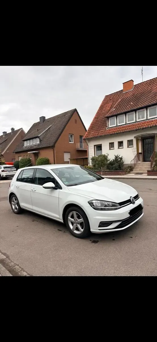 Second-hand VW Golf VII 110 CP (80 kW) 2017 Alb Berlinǎ