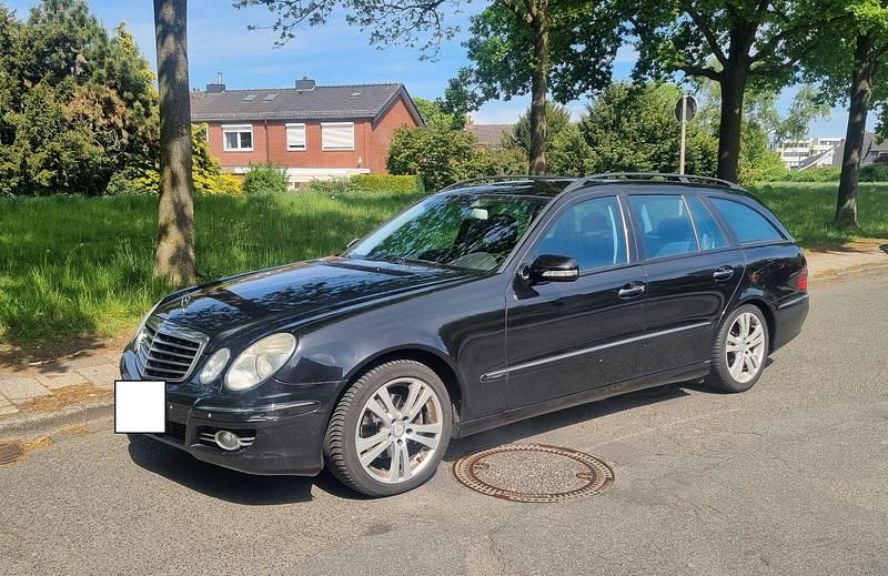 Schwarz Gebraucht 2008 Mercedes E200 Avantgarde Kombi | 3.655 € (Guter Preis) - Bild 1/4