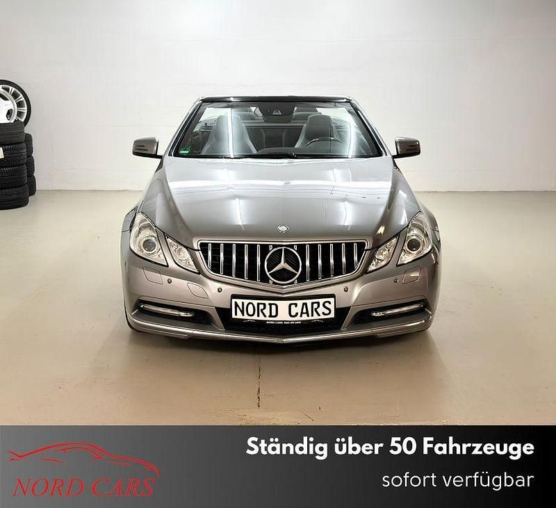 Grau Gebraucht 2011 Mercedes E200 Cabrio | 15.000 € (Fairer Preis) - Bild 1/4