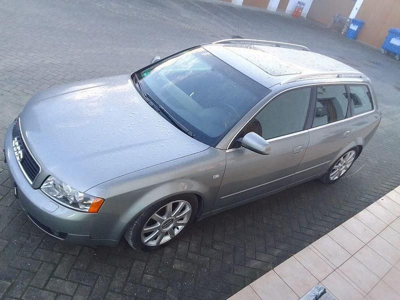 Silber Gebraucht 2003 Audi A4 Sport Kombi | 3.500 € (Etwas zu teuer) - Bild 1/4