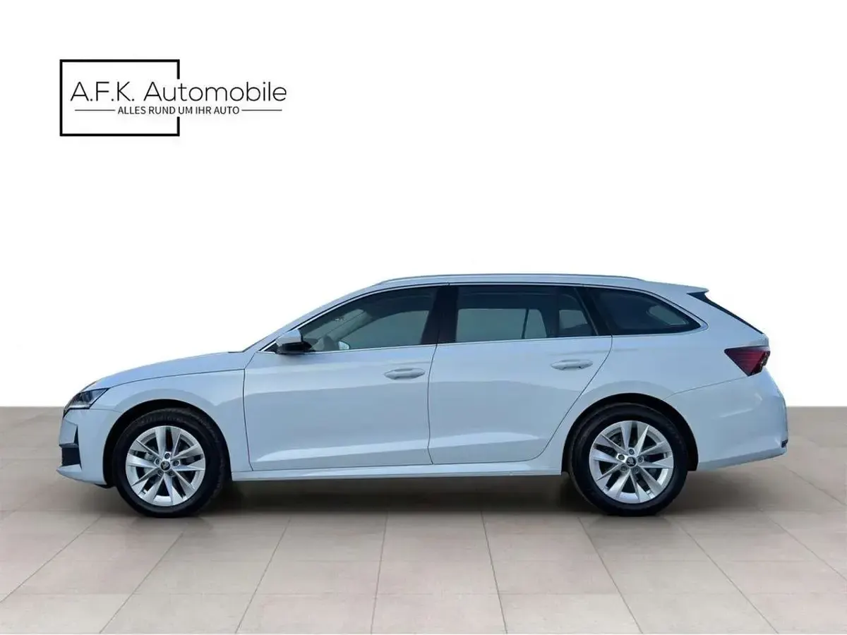 Gebraucht Skoda Octavia Selection 150 PS (110 kW) 2025 Moonweiss metallic Kombi