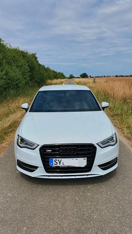 Weiß Gebraucht 2013 Audi A3 S-Line Limousine | 12.000 € (Fairer Preis) - Bild 1/4
