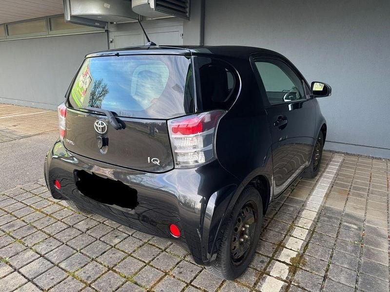Gebraucht Toyota iQ 68 PS (50 kW) 2010 Schwarz Kleinwagen