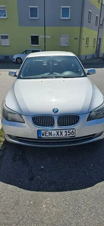 Gebraucht BMW 525 218 PS (160 kW) 2007 Silber Limousine