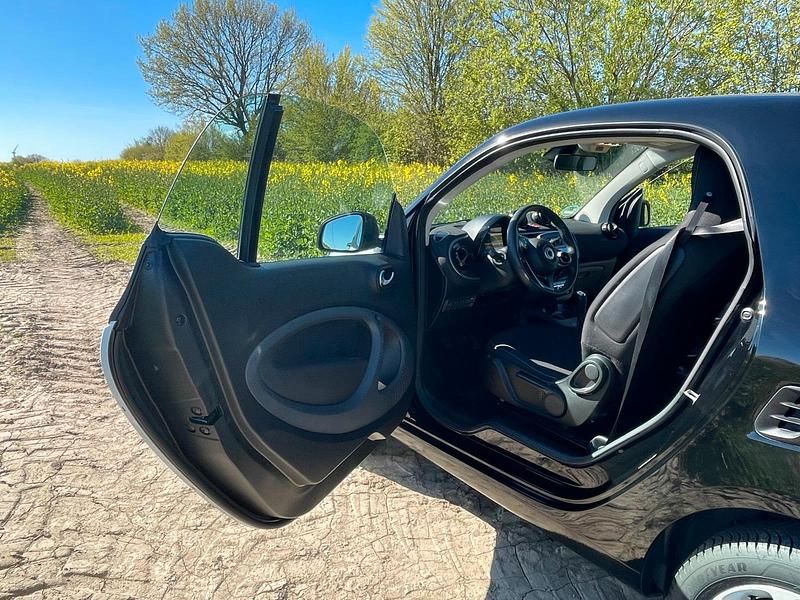 Gebraucht Smart ForTwo Coupé 71 PS (52 kW) 2018 Weiß Coupé