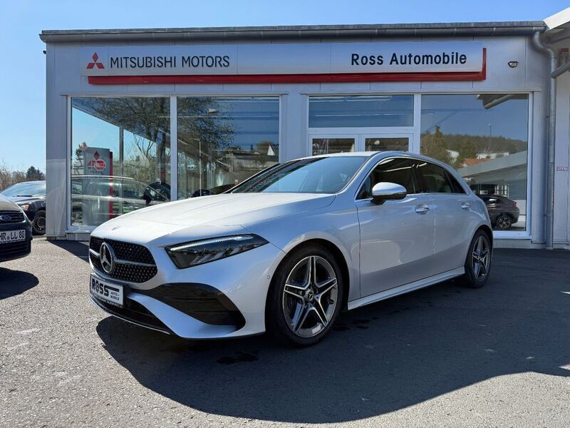 Silber Gebraucht 2023 Mercedes A220 AMG line Limousine | 31.900 € (Guter Preis) - Bild 1/4