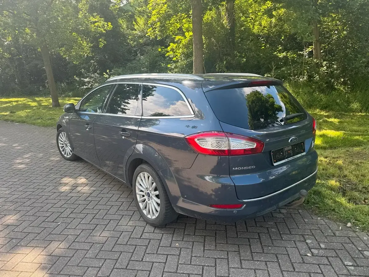 Gebraucht Ford Mondeo Titanium 140 PS (102 kW) 2014 Blau Kombi