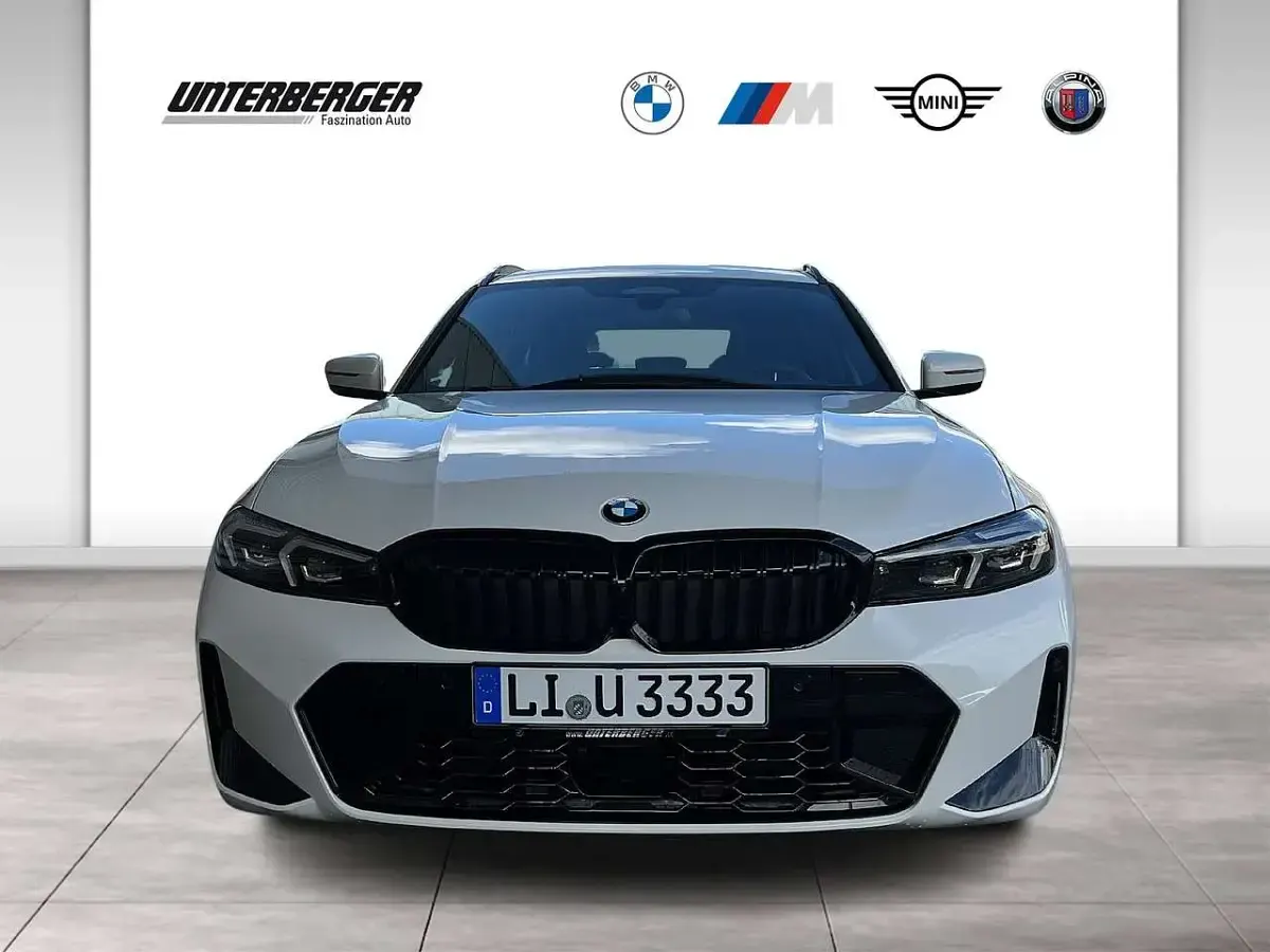 Gebraucht BMW 320 M Sport 190 PS (139 kW) 2026 Weiß Kombi
