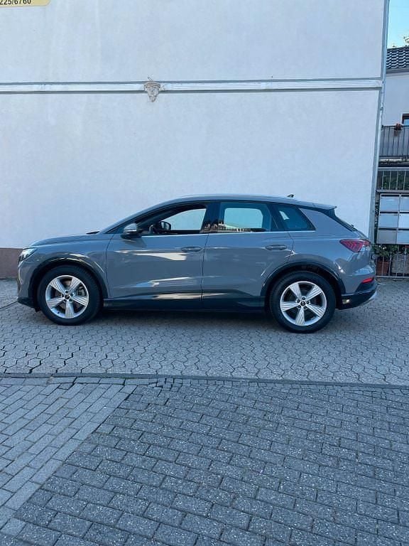 Second-hand Audi Q4 e-tron Advanced 219 kW (299 CP) 2021 Gri SUV