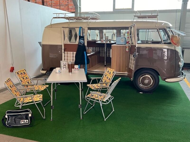 Braun Gebraucht 1961 VW T1 Van | 46.300 € - Bild 1/4