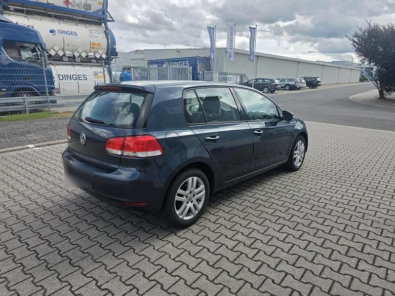 Gebraucht VW Golf VII Edition 82 PS (60 kW) 2012 Blau Limousine