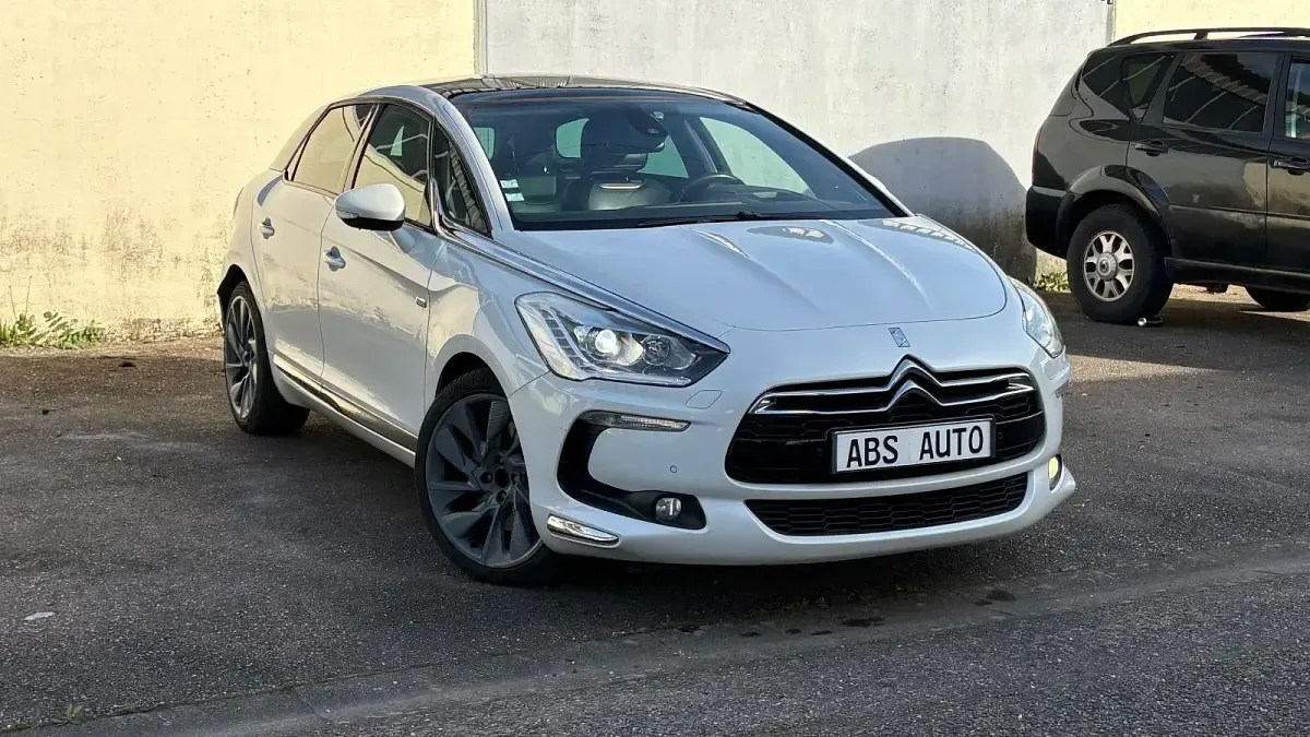 Gebraucht Citroën DS5 Sport Chic 163 PS (119 kW) 2012 Weiß Kleinwagen
