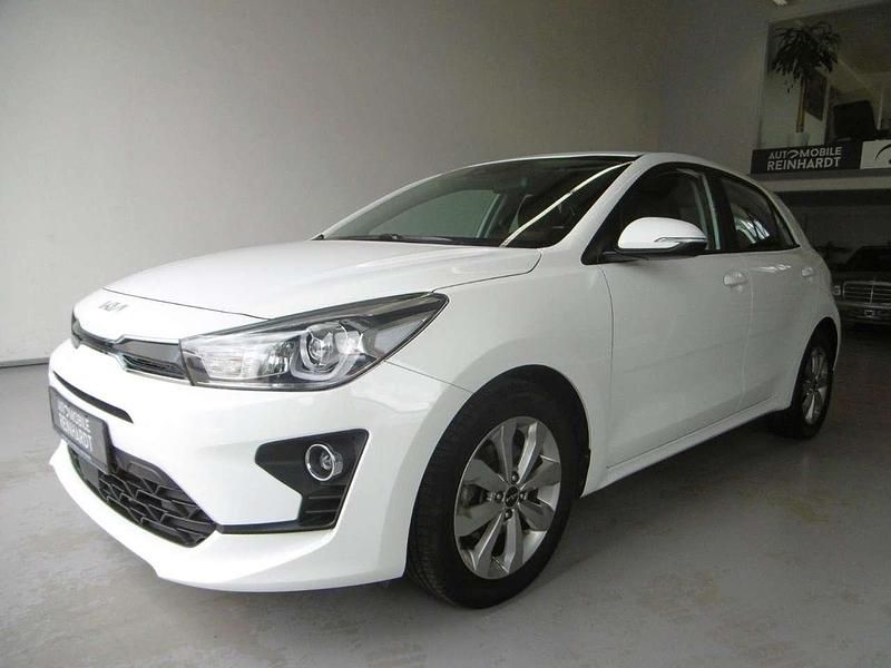 Schneeweiß Gebraucht 2022 Kia Rio Vision Kleinwagen | 11.955 € (Fairer Preis) - Bild 1/4