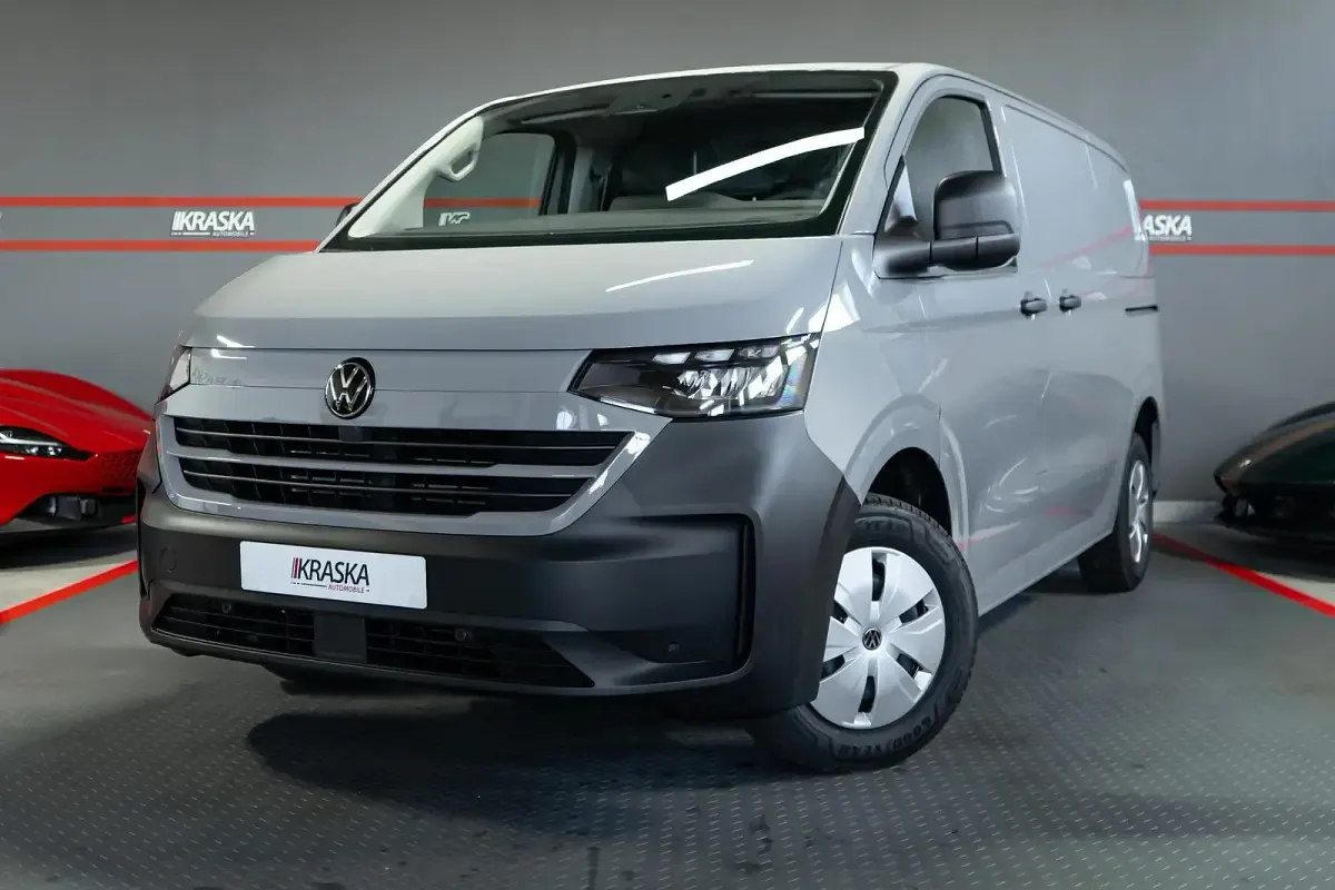 Neu VW T7 100 kW (136 PS) 2026 Stone grey Van