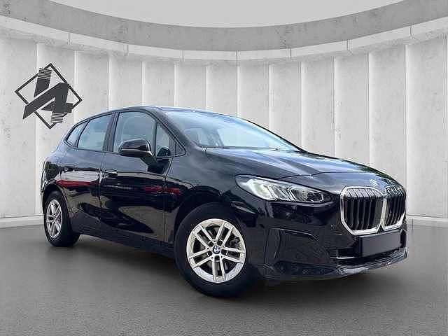 Schwarz metallic Gebraucht 2022 BMW 218 Performance | 28.230 € (Fairer Preis) - Bild 1/4