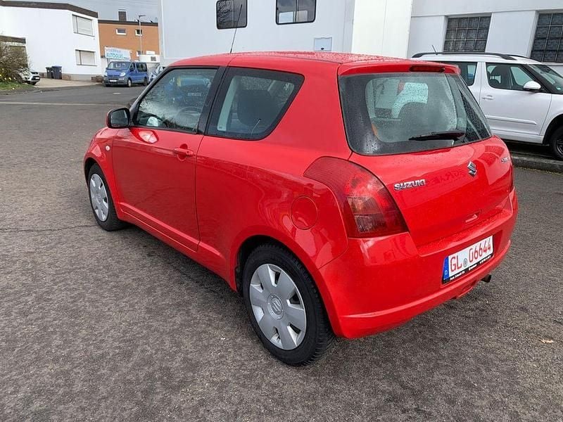 Gebraucht Suzuki Swift 92 PS (67 kW) 2007 Rot Kleinwagen