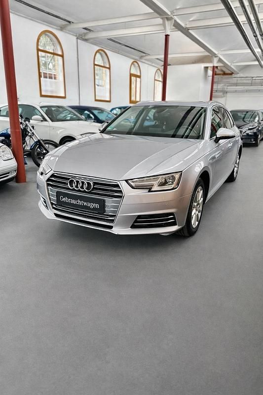 Gebraucht Audi A4 Comfort 150 PS (110 kW) 2018 Silber Kombi