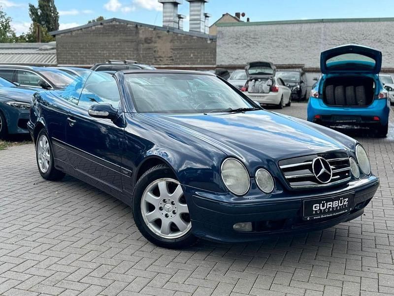 Azuritblaumetallic Gebraucht 2000 Mercedes CLK200 Avantgarde Cabrio | 3.990 € (Fairer Preis) - Bild 1/4