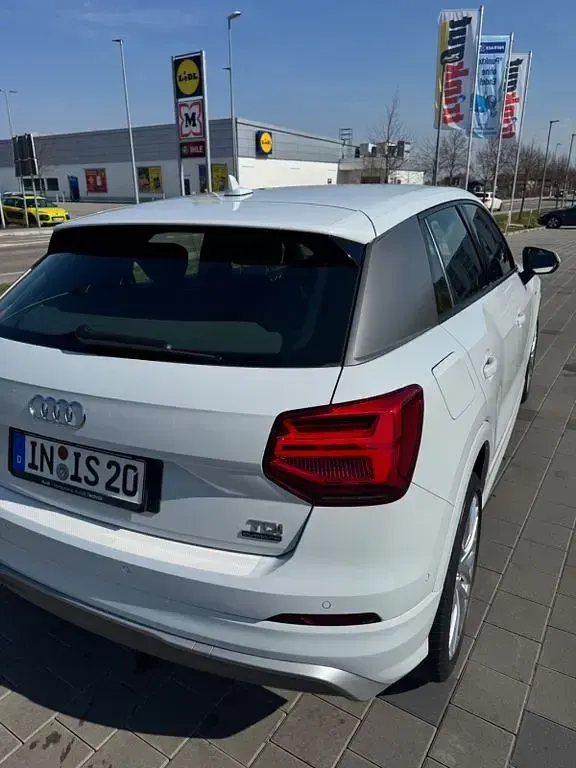 Używany Audi Q2 S-Line 190 KM (139 kW) 2016 Biały SUV