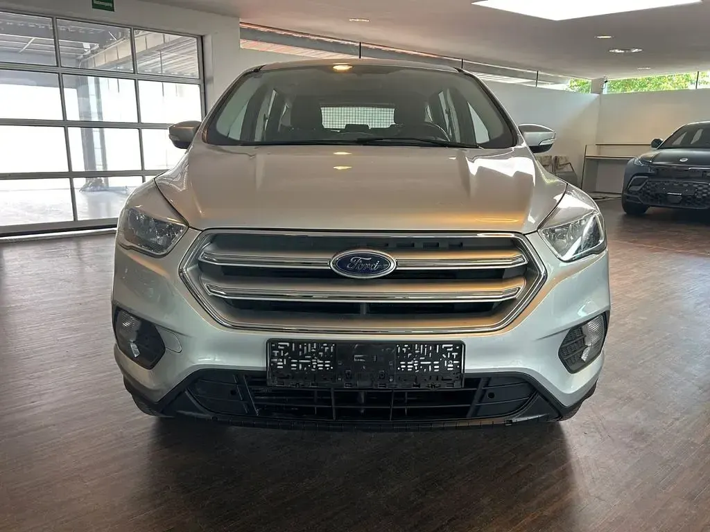 Gebraucht Ford Kuga Trend 150 PS (110 kW) 2018 Silber SUV