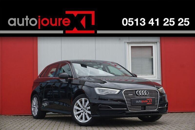 Schwarz Gebraucht 2016 Audi A3 Sportback e-tron Attraction Limousine | 11.750 € - Bild 1/4