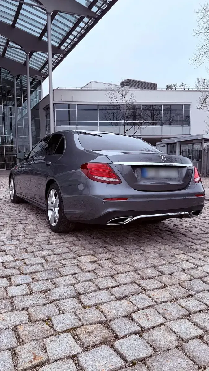 Gebraucht Mercedes E400 AMG line 340 PS (250 kW) 2020 Grau Limousine