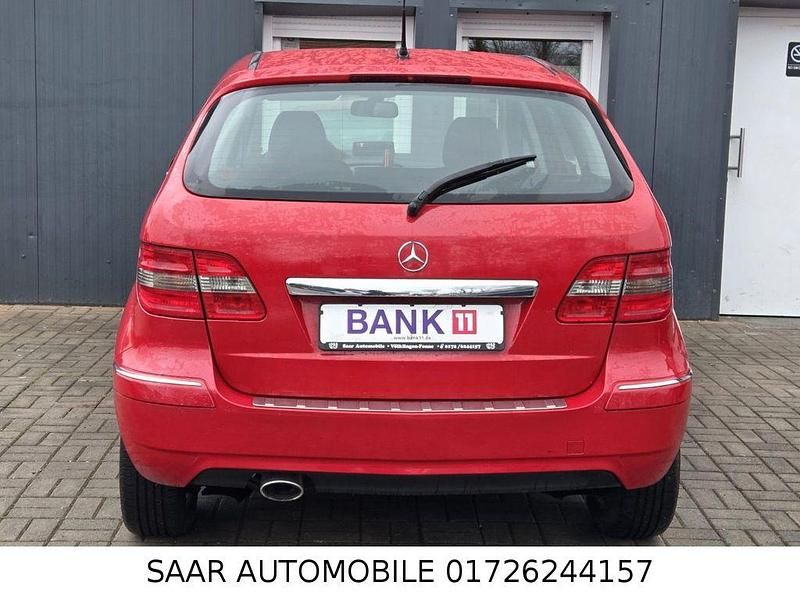 Gebraucht Mercedes B200 140 PS (102 kW) 2008 Rot Van / Kleinbus