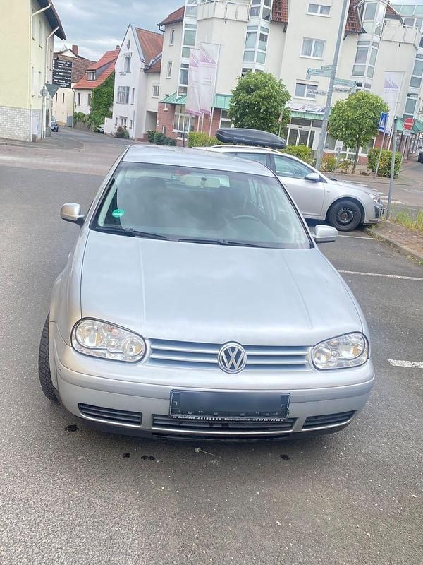 Silber Gebraucht 2003 VW Golf IV Limousine | 500 € (Superpreis) - Bild 1/4