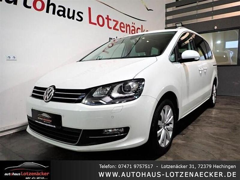 Weiß Gebraucht 2015 VW Sharan Highline Van / Kleinbus | 23.990 € (Teuer) - Bild 1/4
