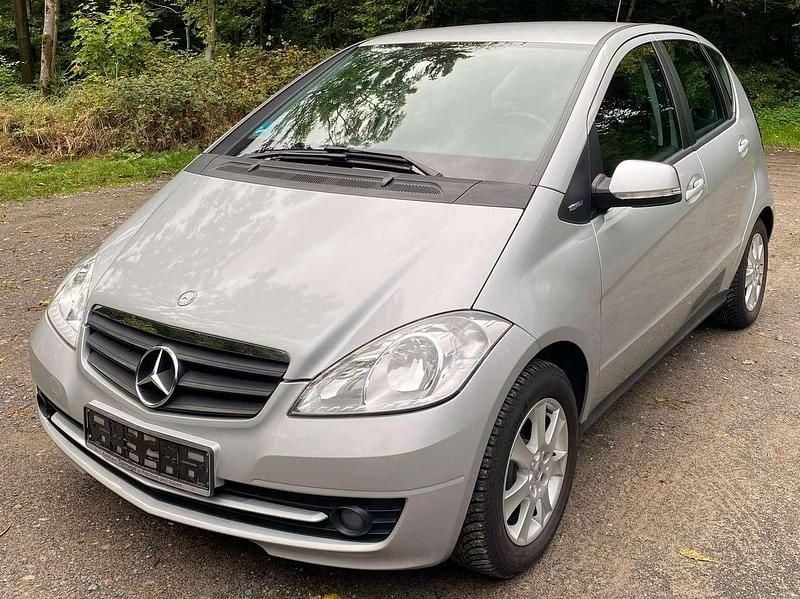 Silber Gebraucht 2009 Mercedes A160 Elegance Limousine | 3.950 € (Guter Preis) - Bild 1/4