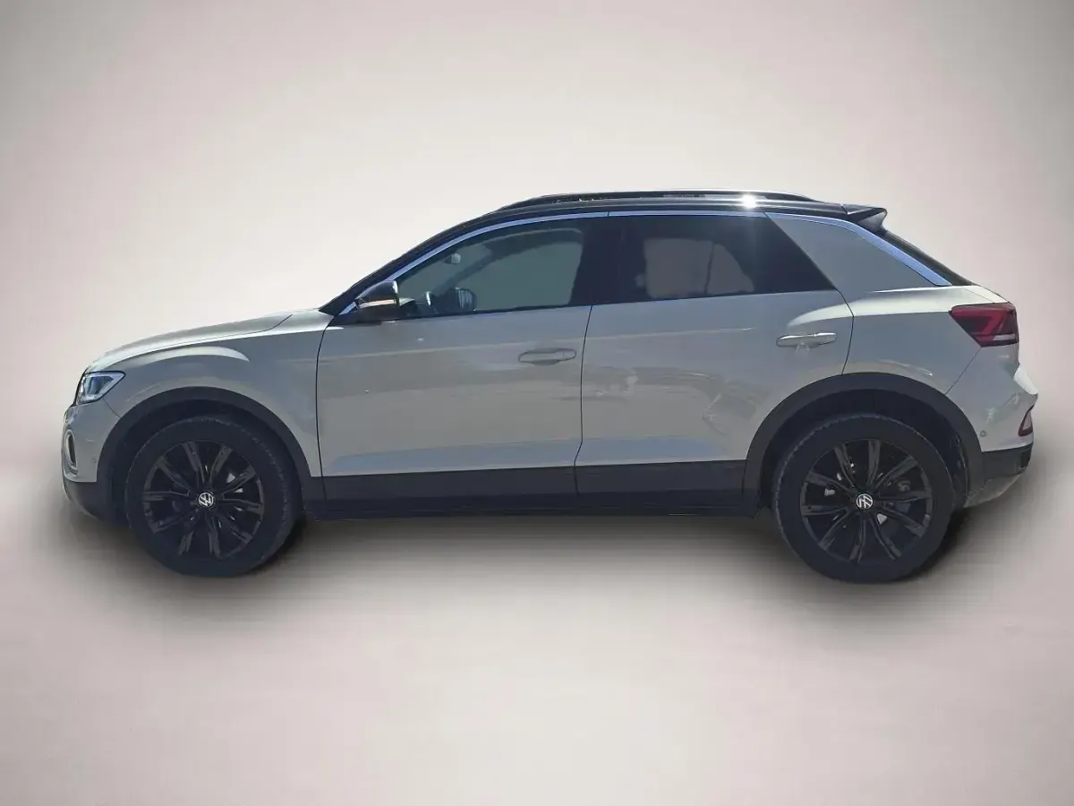 Gebraucht VW T-Roc Active 150 PS (110 kW) 2023 Manufacturer SUV