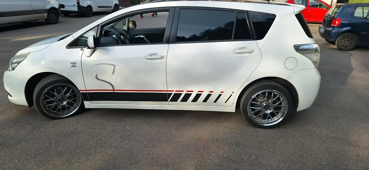 Gebraucht Toyota Verso 150 PS (110 kW) 2011 Weiß Van / Kleinbus