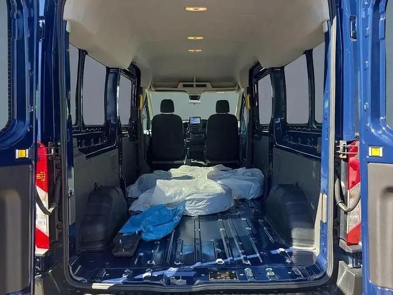 Używany Ford Transit Trend 131 KM (96 kW) 2020 Niebieski Kombi