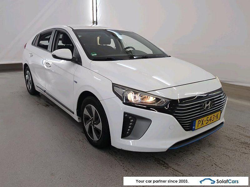 Gebraucht Hyundai Ioniq 105 PS (77 kW) 2017 Weiß Kleinwagen