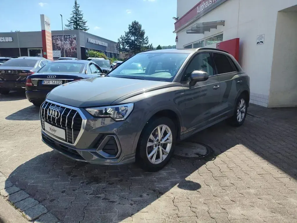 Gebraucht Audi Q3 S-Line 190 PS (139 kW) 2025 Schwarz SUV
