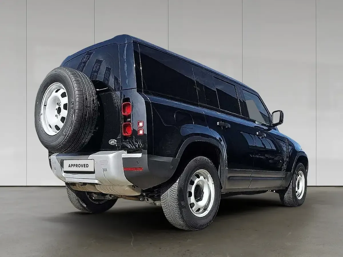 Gebraucht Land Rover Defender 252 PS (185 kW) 2021 Santorini black SUV