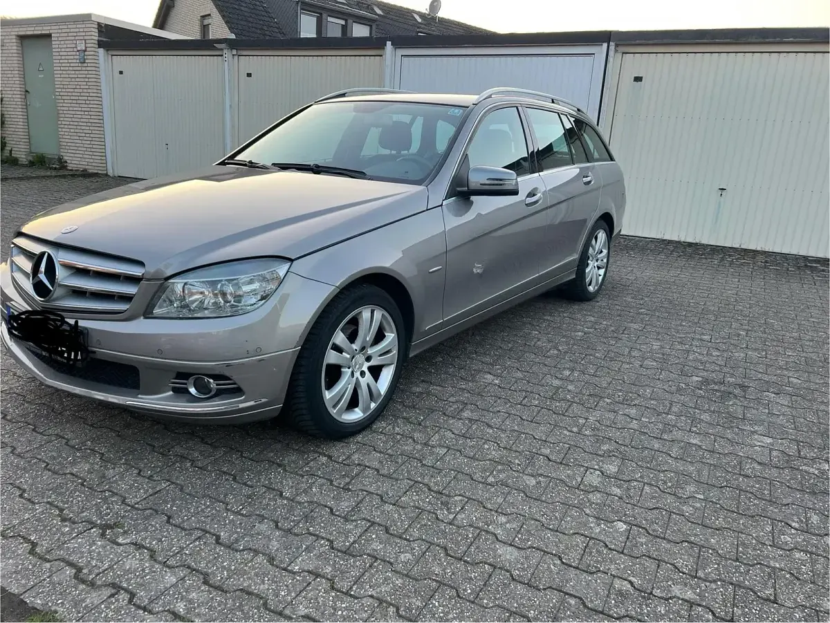 Second-hand Mercedes C200 2009 Andere farben Break
