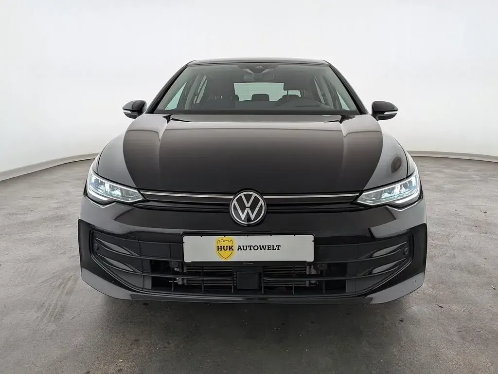 Gebraucht VW Golf VIII Life 116 PS (85 kW) 2025 Mythos black Limousine