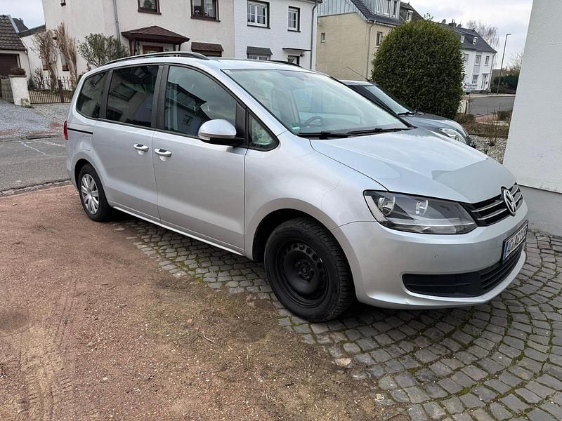 Silber Gebraucht 2013 VW Sharan Van / Kleinbus | 4.800 € (Guter Preis) - Bild 1/4