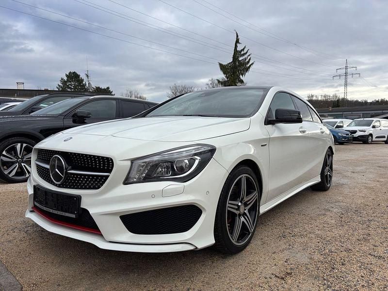 Weiß Gebraucht 2015 Mercedes CLA250 AMG Limousine | 20.490 € (Fairer Preis) - Bild 1/4