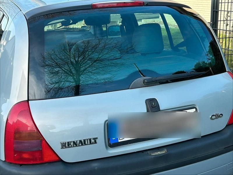 Gebraucht Renault Clio II Initiale 107 PS (78 kW) 2001 Silber Kleinwagen