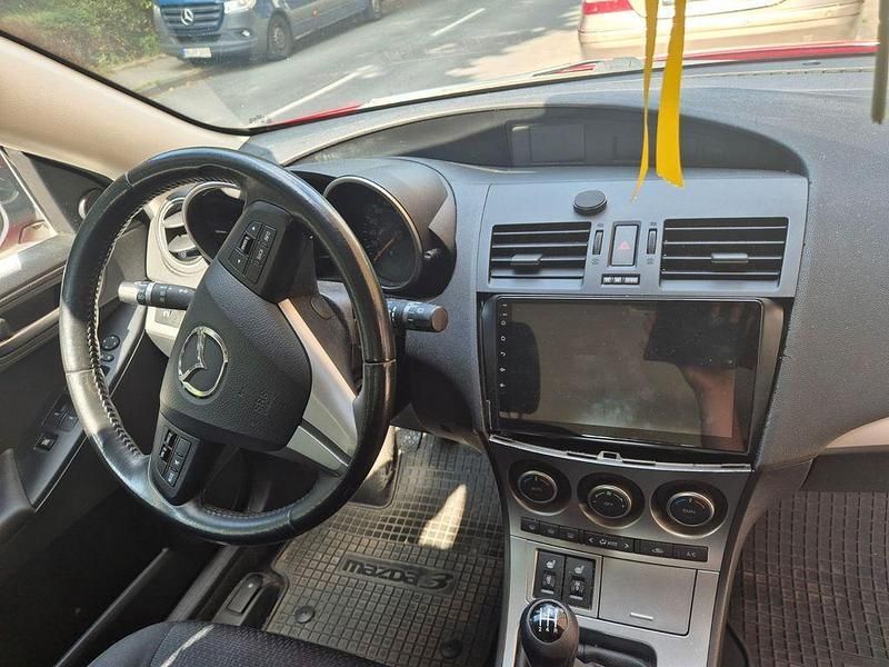 Rot Gebraucht 2009 Mazda 3 Center-Line Limousine | 4.000 € (Fairer Preis) - Bild 1/4